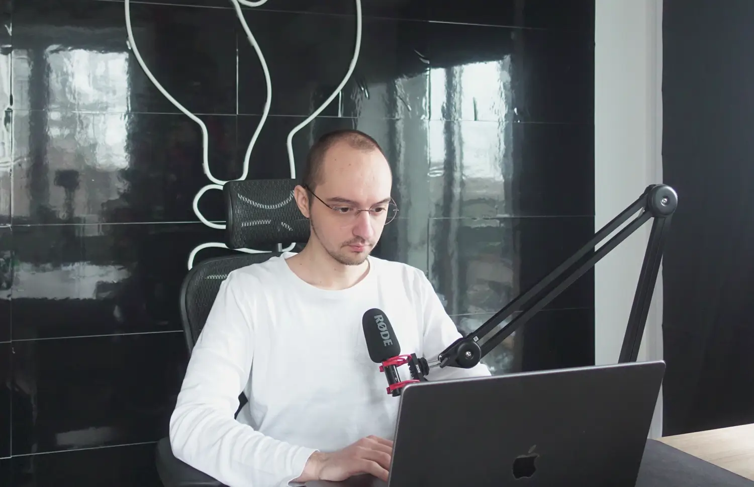 Discovery call illustration